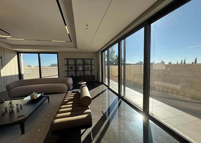 Dabouq Luxurious Penthouse