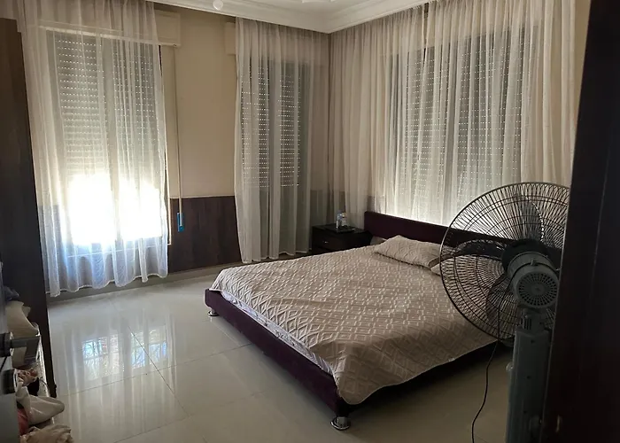 Luxurious 5 Bedroom Furnished Villa Superb Locationفيلا فخمه